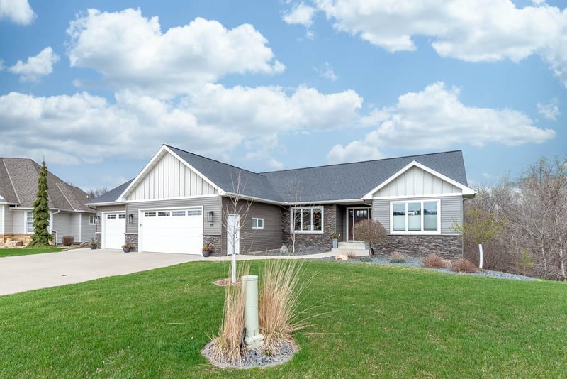 109 Sienna Ct, Mankato, MN 56001