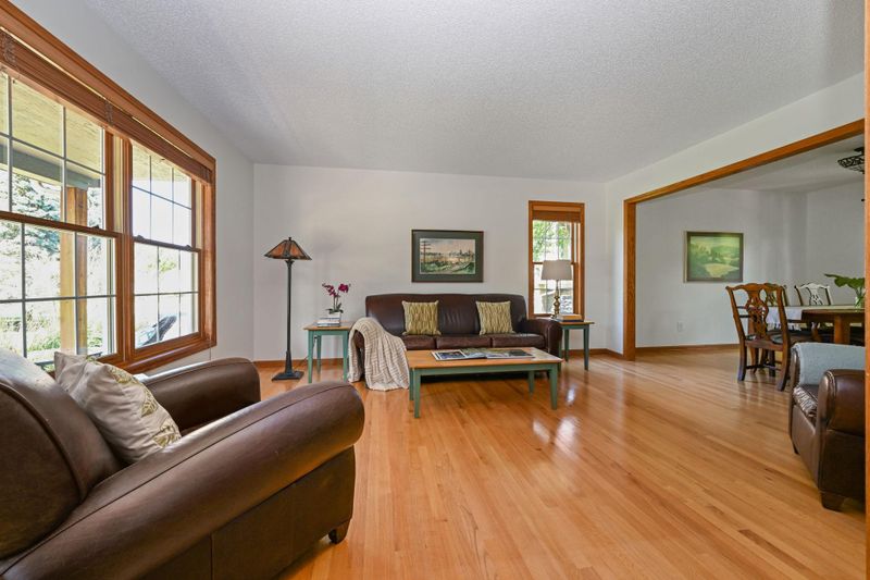 4027 Camberwell Dr N, Eagan, MN 55123