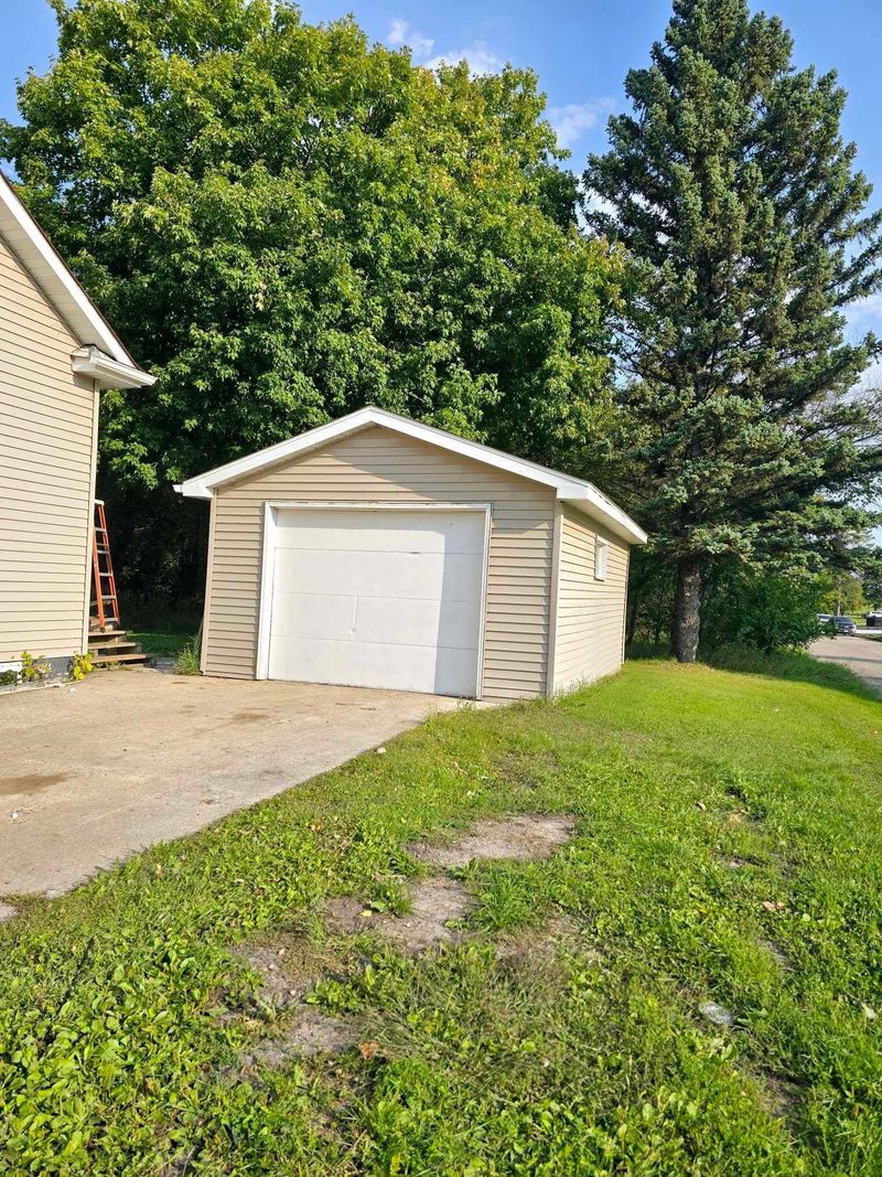 125 Parkview St E, Thief River Falls, MN 56701
