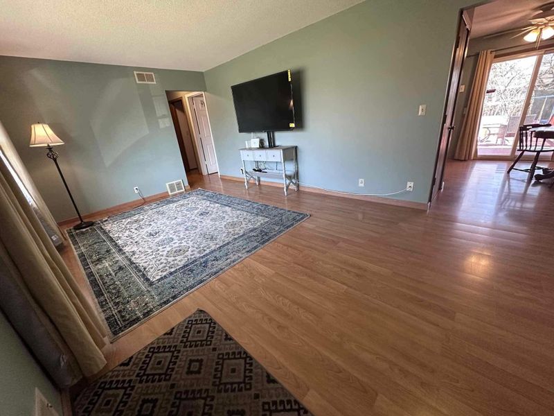 621 Bennett Dr NE, Fridley, MN 55432
