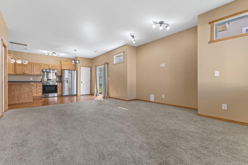 1283 County Road D Cir E #A, Vadnais Heights, MN 55109