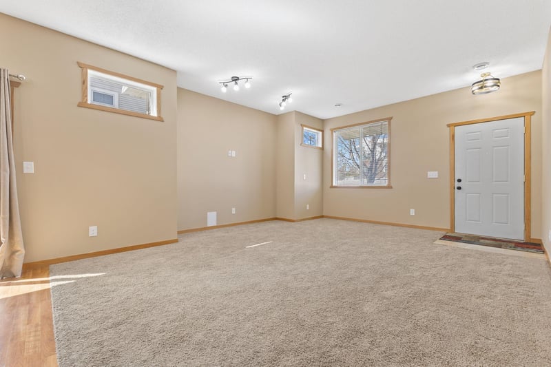1283 County Road D Cir E #A, Vadnais Heights, MN 55109