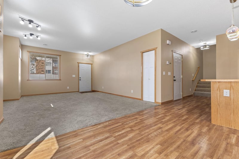 1283 County Road D Cir E #A, Vadnais Heights, MN 55109