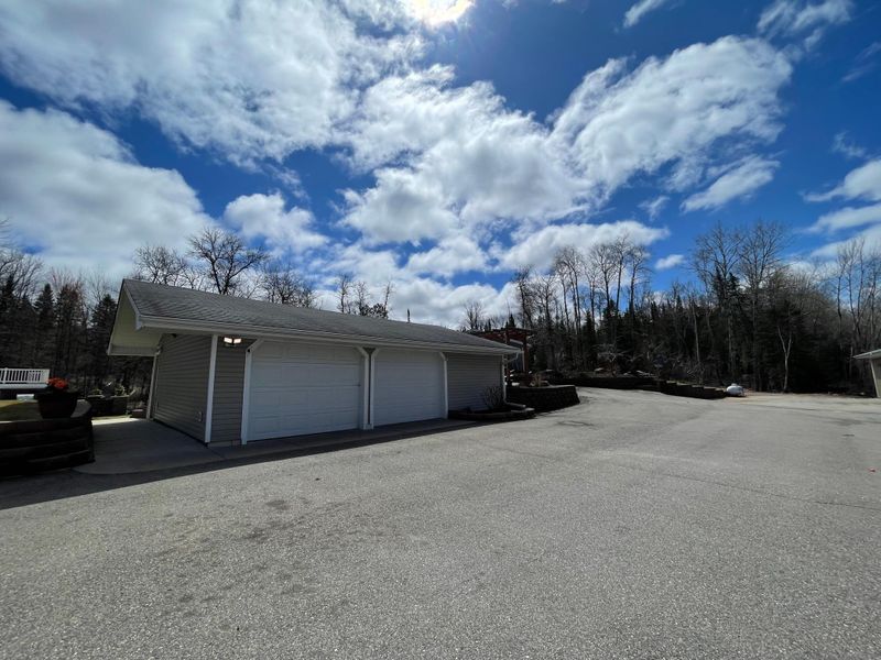 1800 Island View Dr, Bemidji, MN 56601