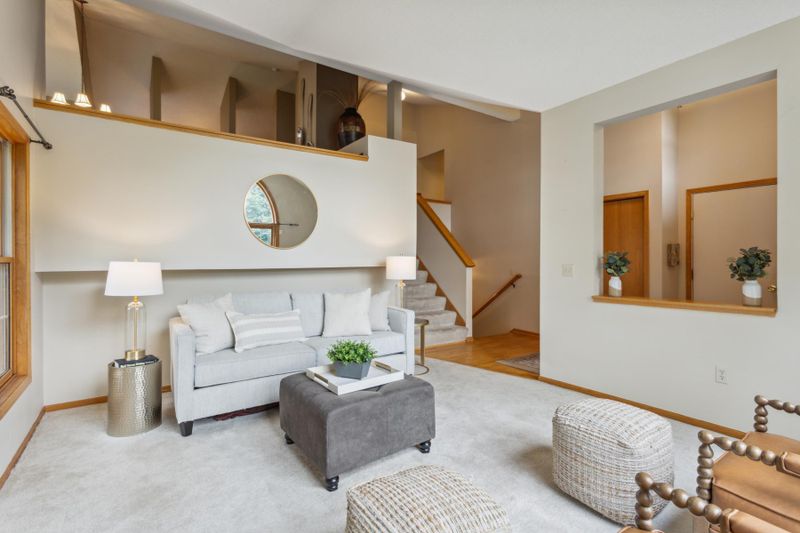 4681 Stratford Ln, Eagan, MN 55123