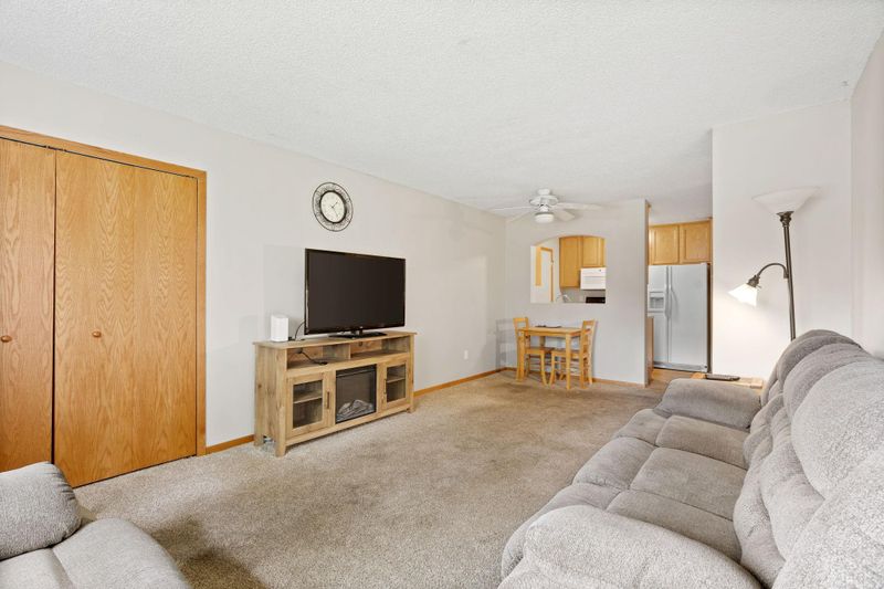 8510 S Maplebrook Cir, Brooklyn Park, MN 55445