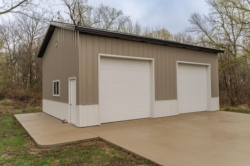 50504 240th St, Austin, MN 55912