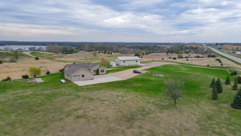 19279 Highway 71 NE, New London, MN 56273