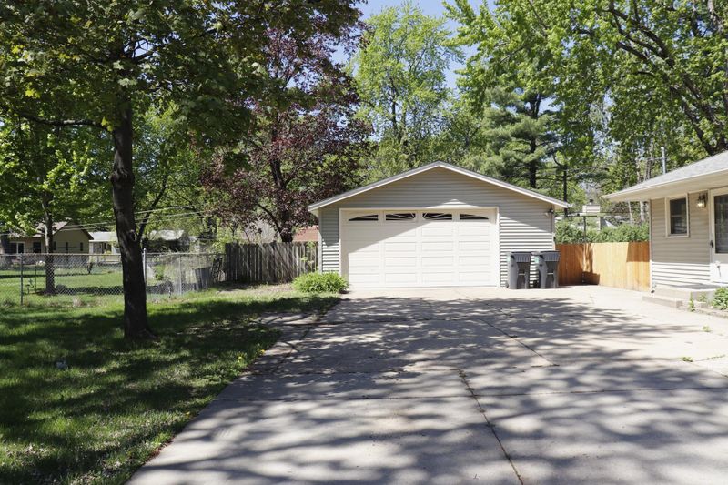 10424 Washburn Ave S, Bloomington, MN 55431