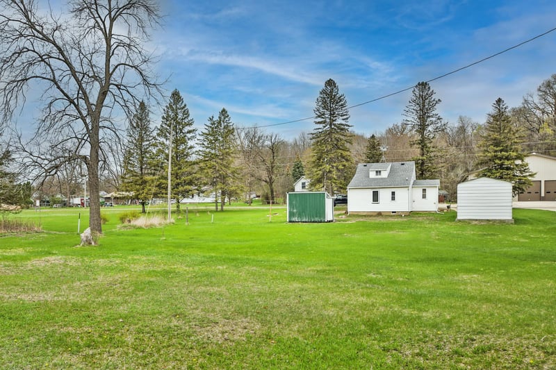 350 1st St SE, Oronoco, MN 55960