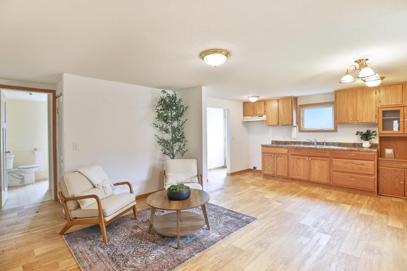 350 1st St SE, Oronoco, MN 55960