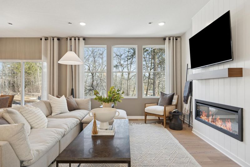 9253 Larimar Trl, Eden Prairie, MN 55347