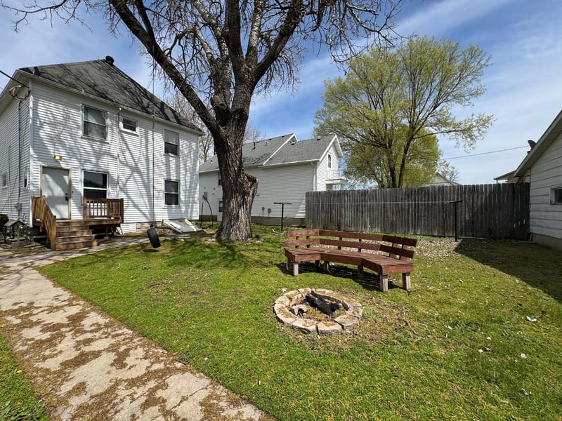 205 Walnut St SW, Sleepy Eye, MN 56085