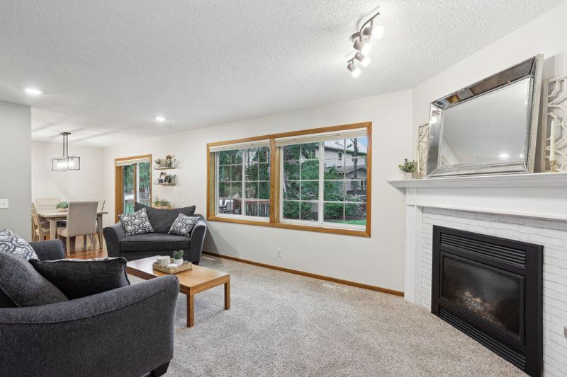 1172 Ravenswood St, Shoreview, MN 55126
