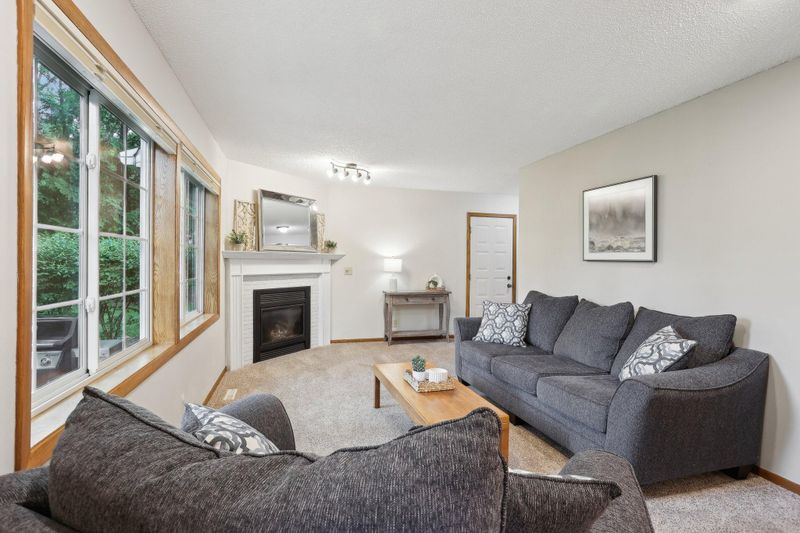 1172 Ravenswood St, Shoreview, MN 55126