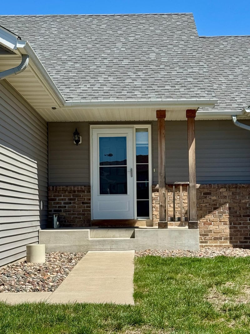 511 Grindstone Ln, Dundas, MN 55019