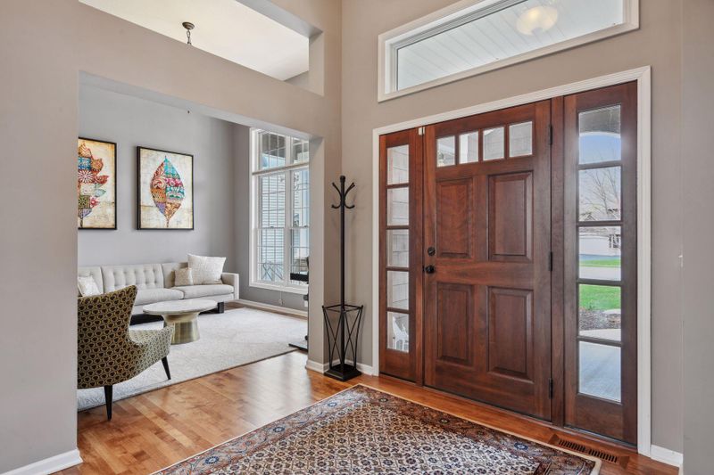 9015 Cold Stream Ln, Eden Prairie, MN 55347