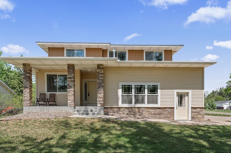 2895 Thunder Bay Ct, Little Canada, MN 55117
