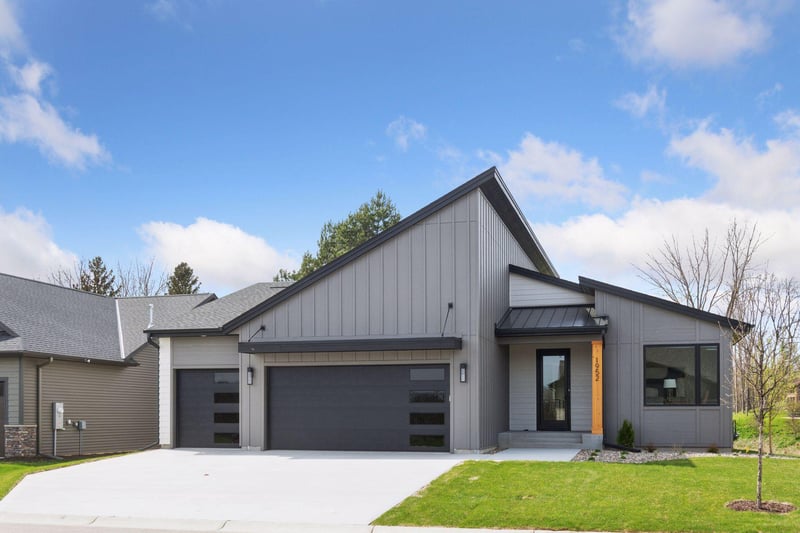 1952 Campfire Dr E, Waconia, MN 55387