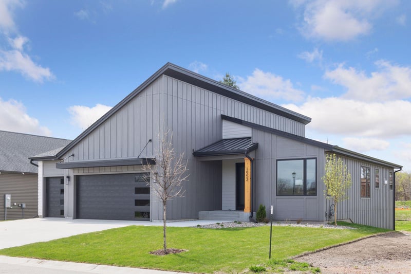 1952 Campfire Dr E, Waconia, MN 55387
