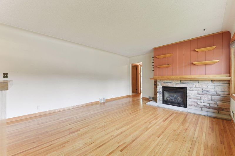 3602 Robin Ln, Minnetonka, MN 55305