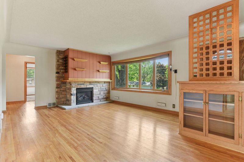 3602 Robin Ln, Minnetonka, MN 55305