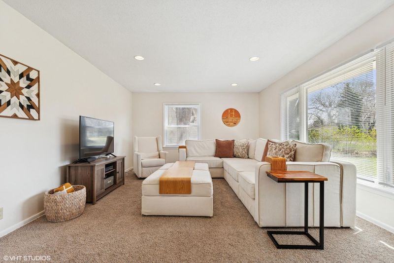 3208 Highland Dr, Burnsville, MN 55337
