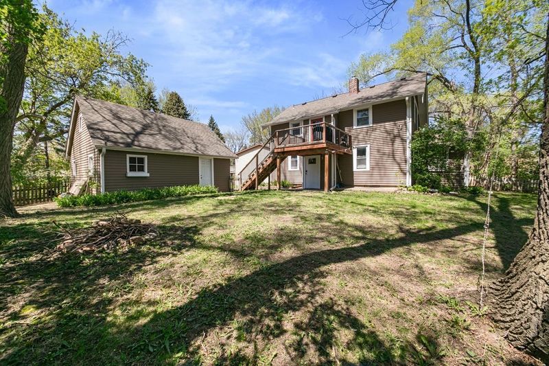2416 Brenner Ct, Roseville, MN 55113