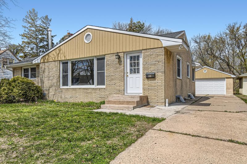 2121 5th St E, Saint Paul, MN 55119