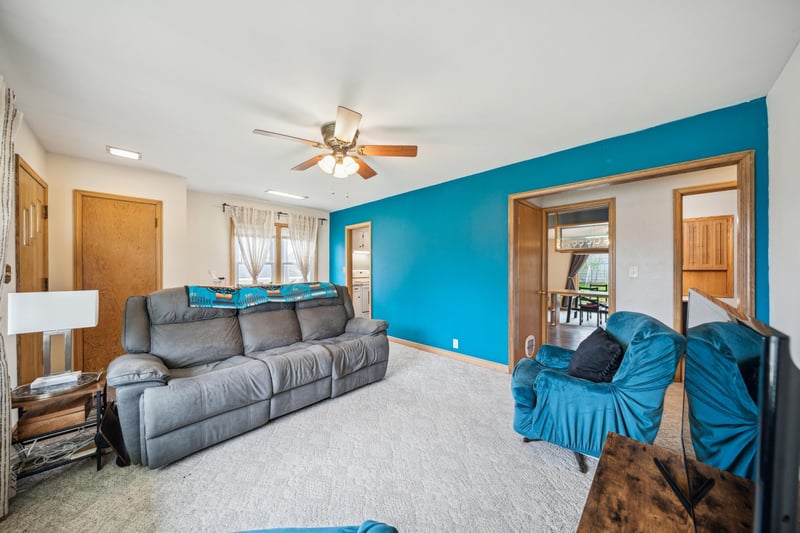 130 E 8th St, Zumbrota, MN 55992