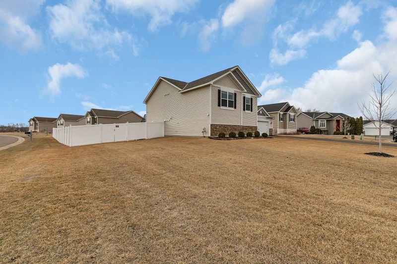18583 Green Tree Ct, Big Lake, MN 55309