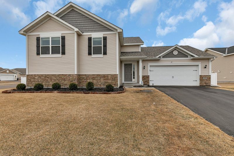 18583 Green Tree Ct, Big Lake, MN 55309