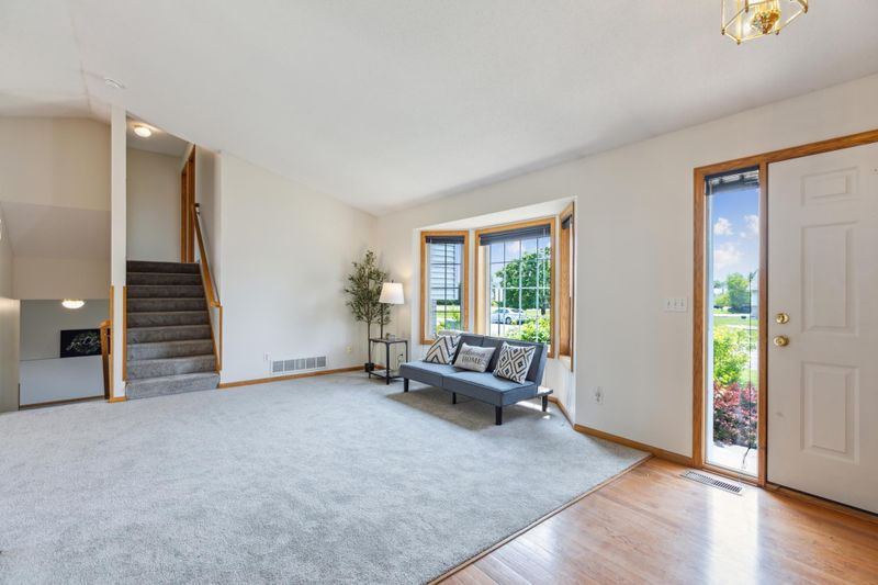 304 Maple Knoll Way NW, Saint Michael, MN 55376
