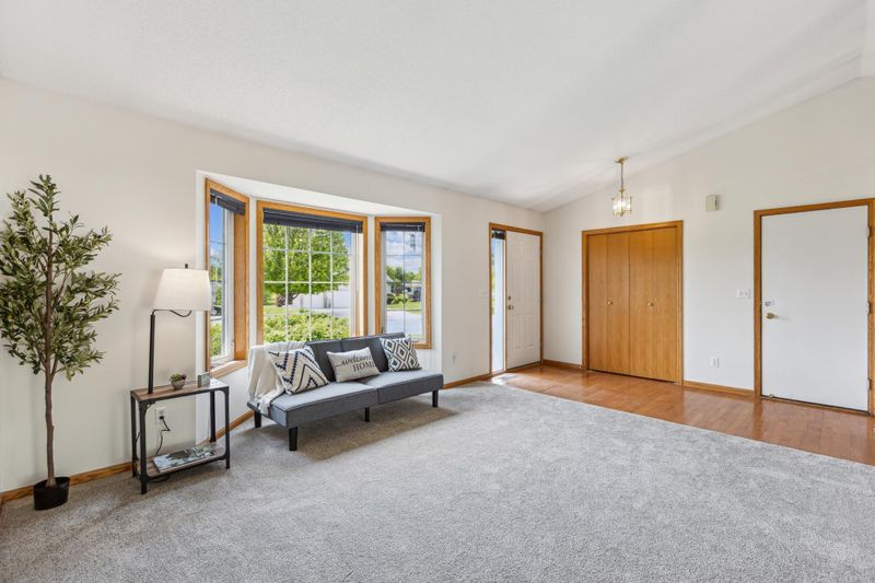 304 Maple Knoll Way NW, Saint Michael, MN 55376