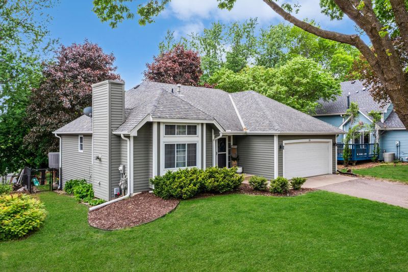 95 Olympic Cir, Chanhassen, MN 55317