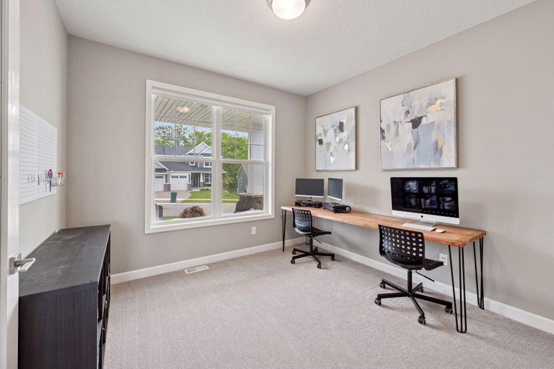 7136 Pearl Dr, Chanhassen, MN 55317