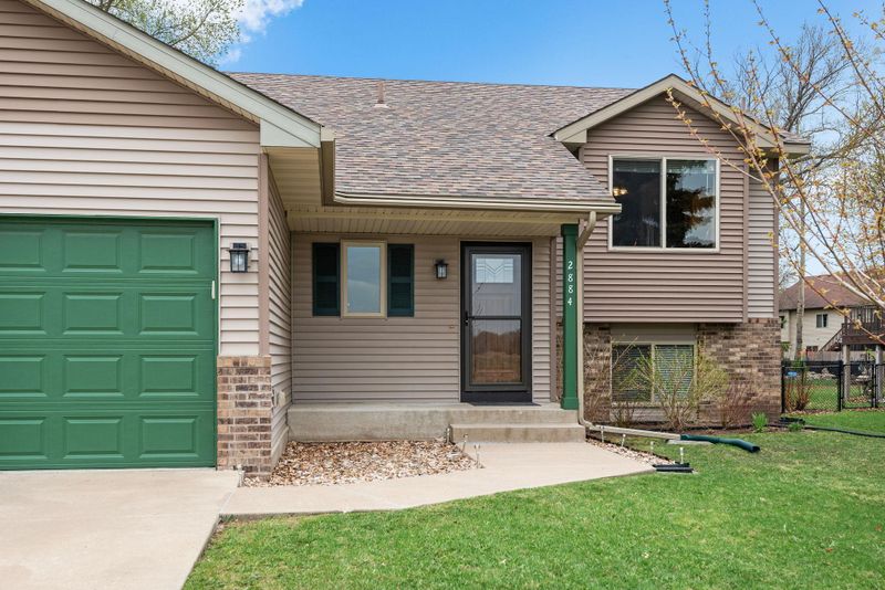 2884 95th Ave NE, Blaine, MN 55449