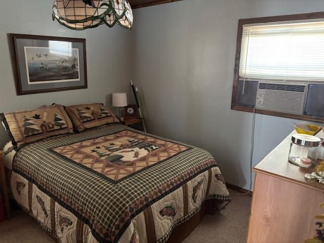 696 Main St W, Isle, MN 56342