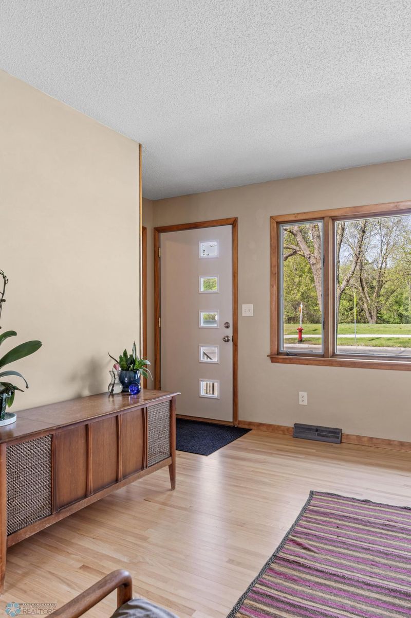1122 River Dr S, Moorhead, MN 56560