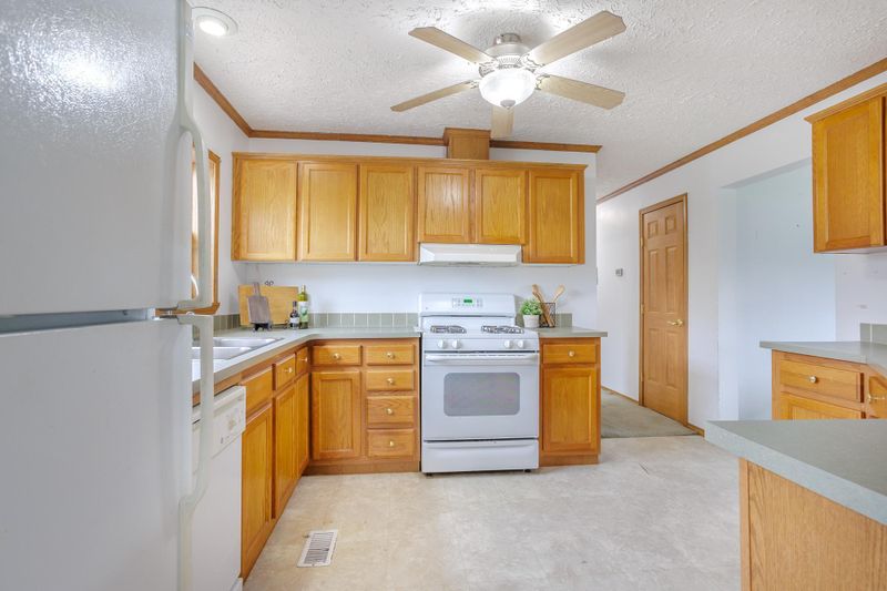 308 Union St, Grasston, MN 55030