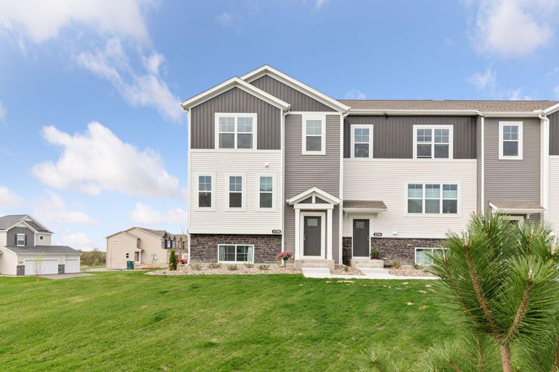 4730 Bottlebrush Ln, Minnetrista, MN 55331