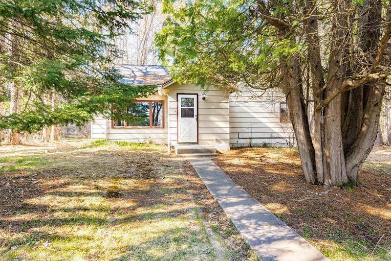 7325 Highway 2, Saginaw, MN 55779