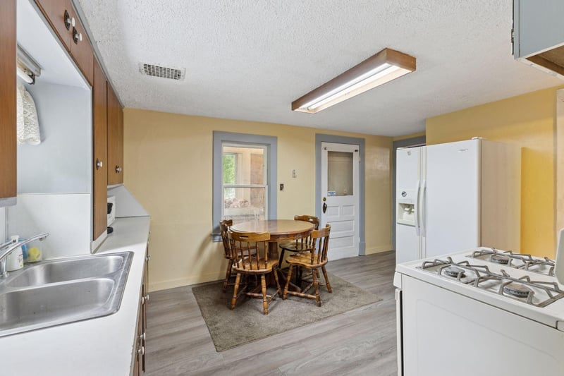 100 2nd St S, Delano, MN 55328