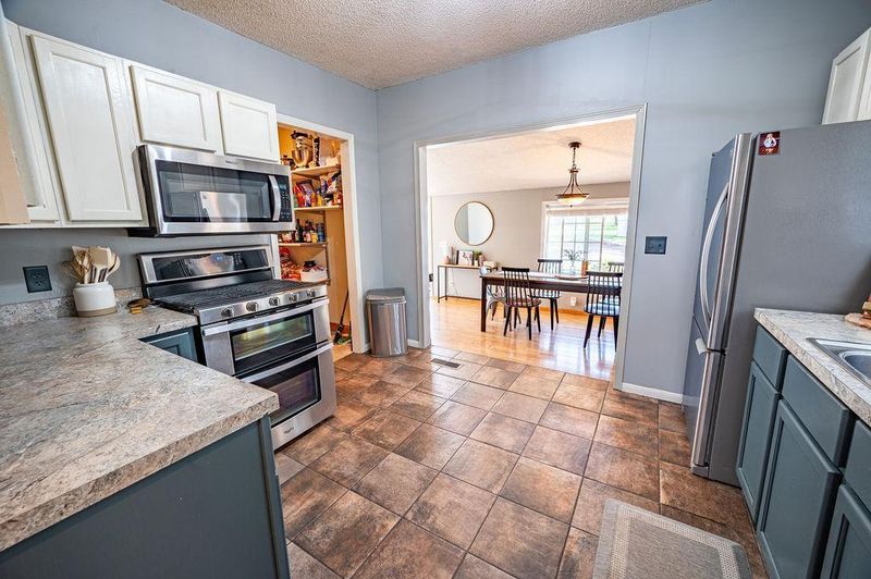 667 E Main St, Ellsworth, WI 54011