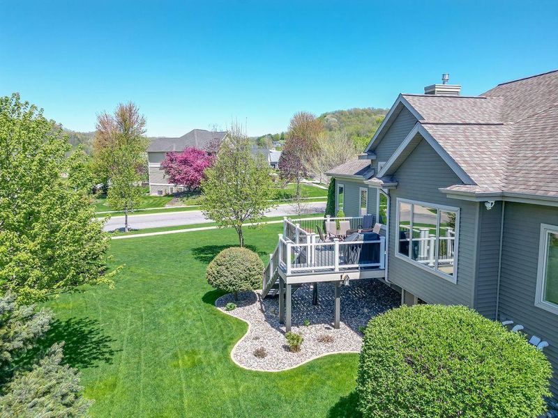 633 Stonebridge Ave, Onalaska, WI 54650