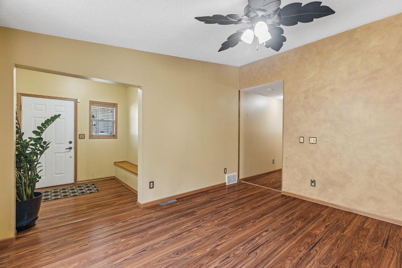1138 Norton St, Saint Paul, MN 55117