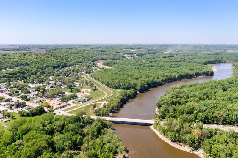 212 6th St S, Henderson, MN 56044