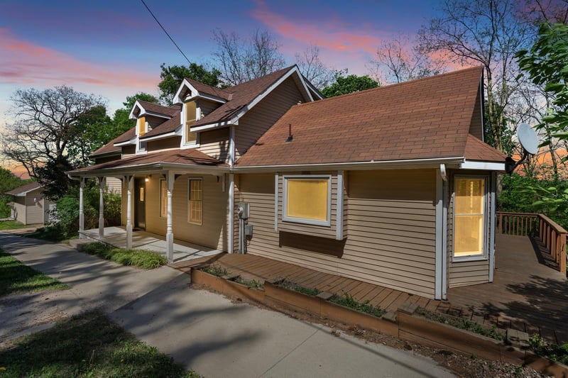 212 6th St S, Henderson, MN 56044