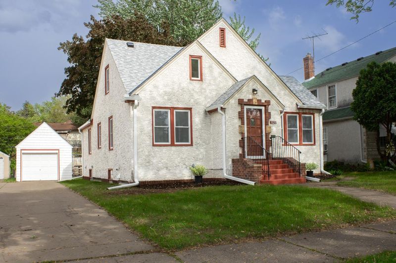 1028 Hall Ave, West Saint Paul, MN 55118