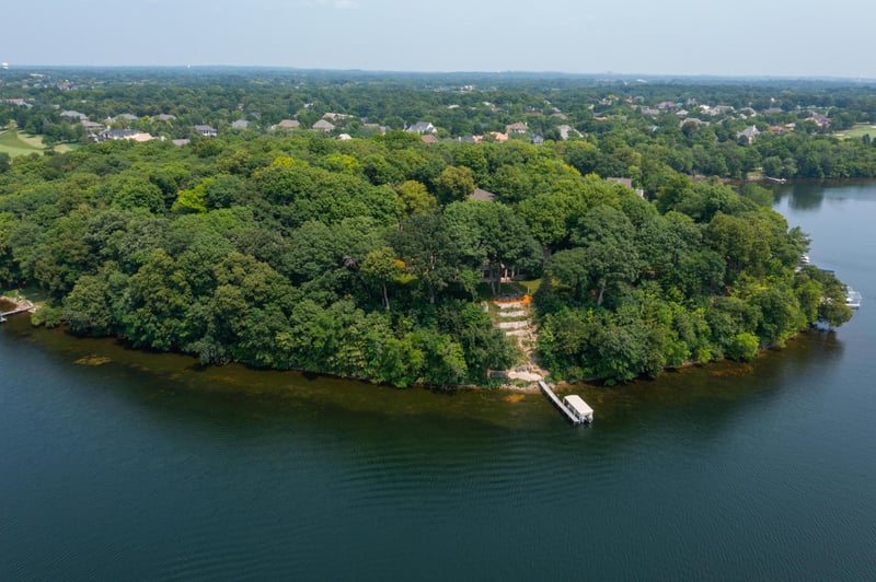 9002 Riley Lake Rd, Eden Prairie, MN 55347
